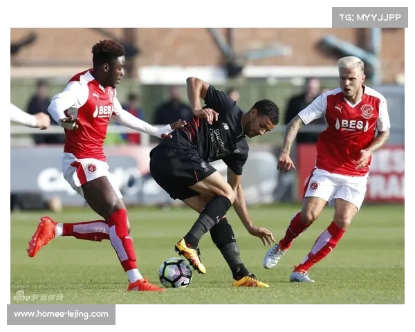 英格兰联赛杯弗利特伍德加纳抽射